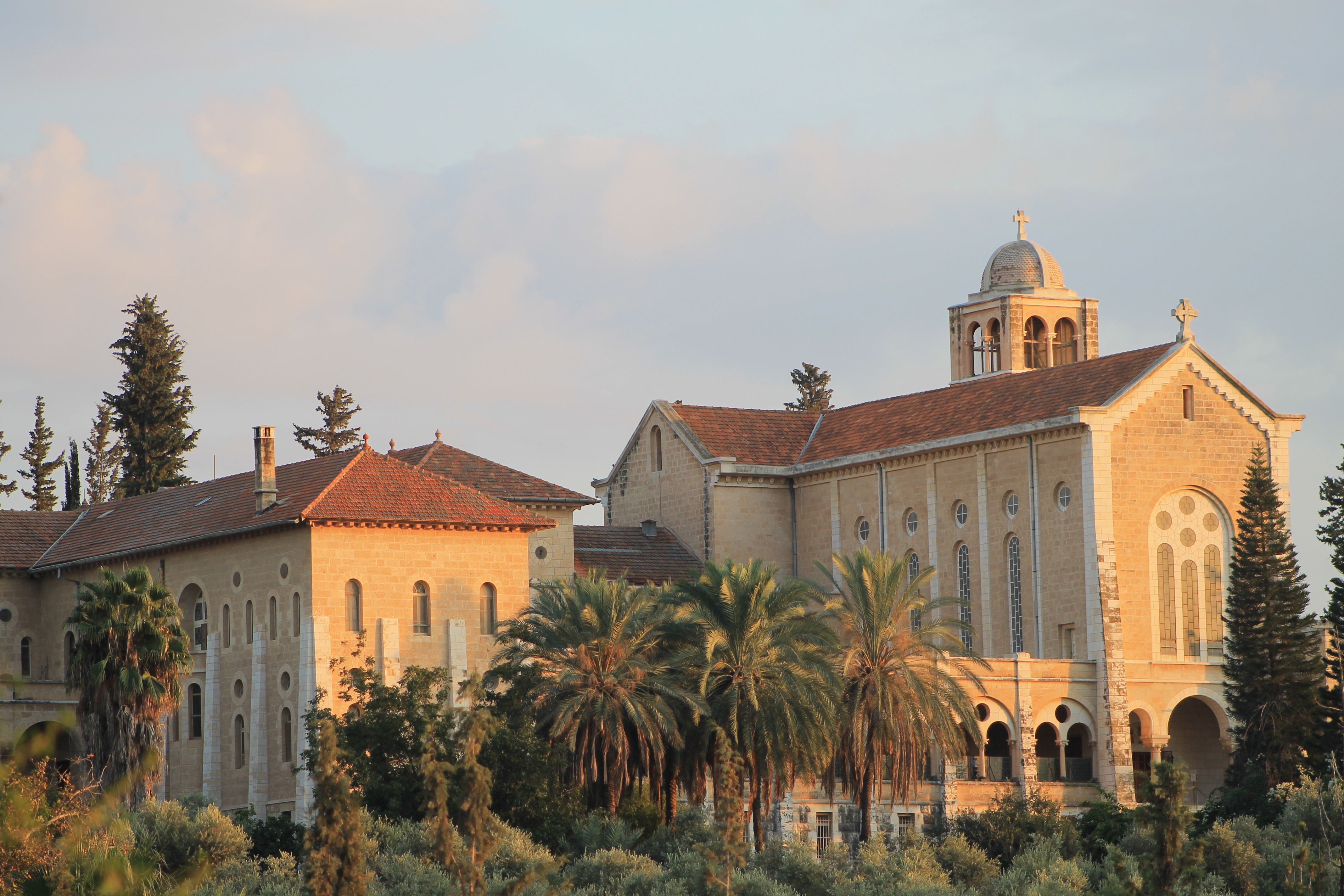 עדות, דתות ומה שבינהן