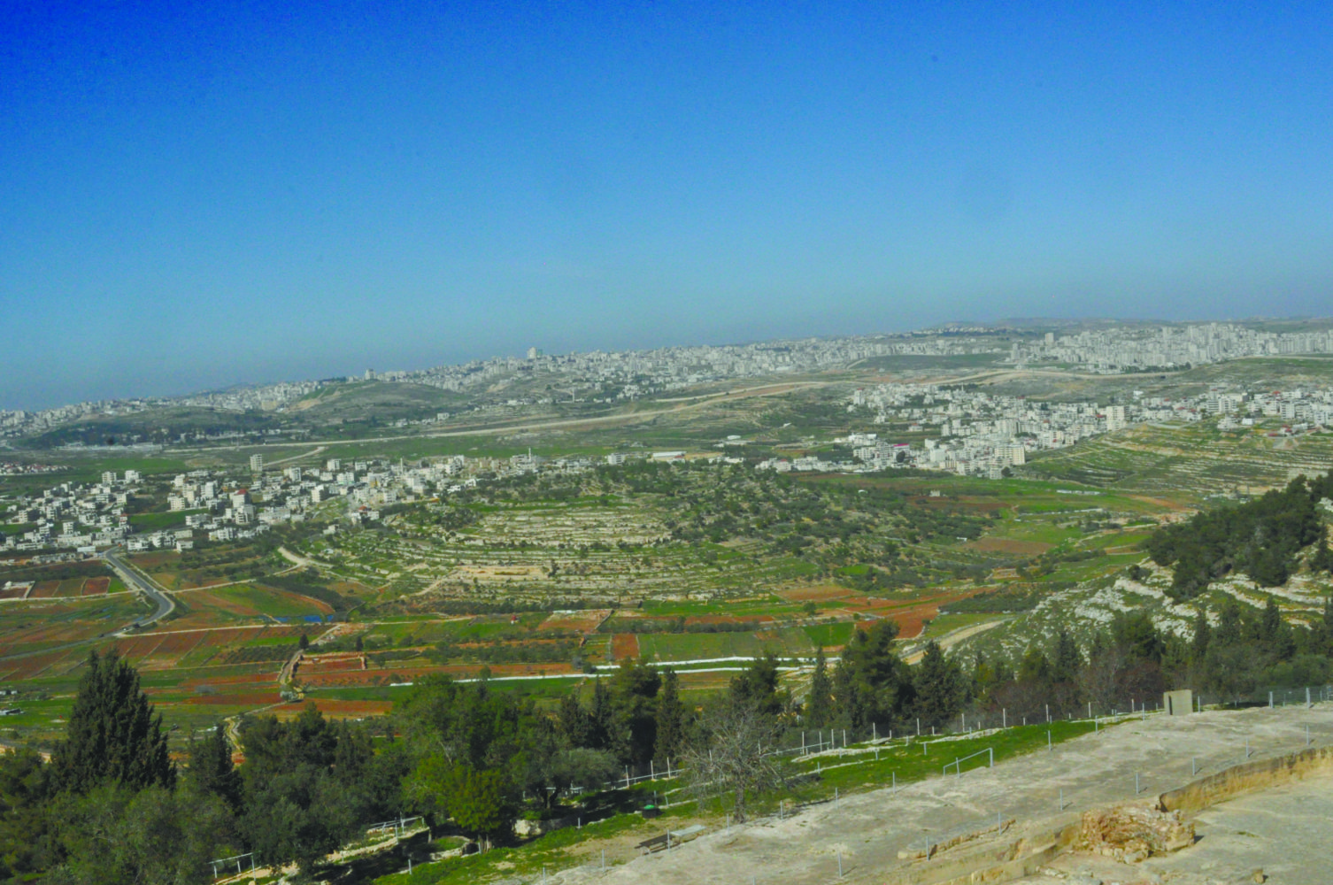 עדות ודתות בעמק איילון